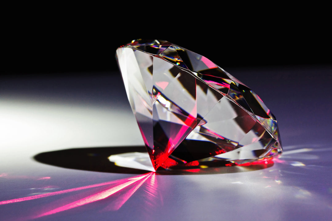 How do you tell the difference between mined and lab diamond?