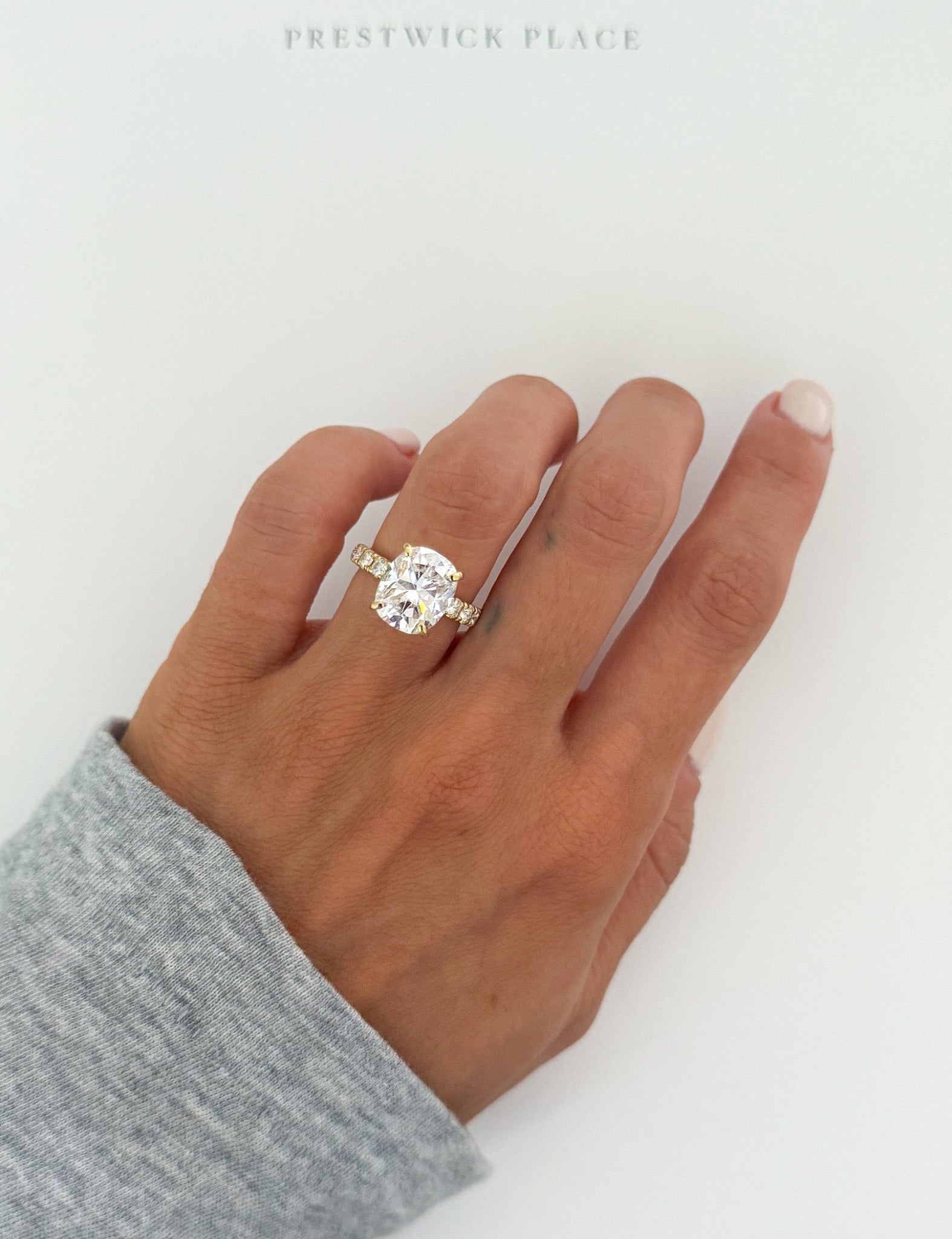 Elongated Cushion 5ct