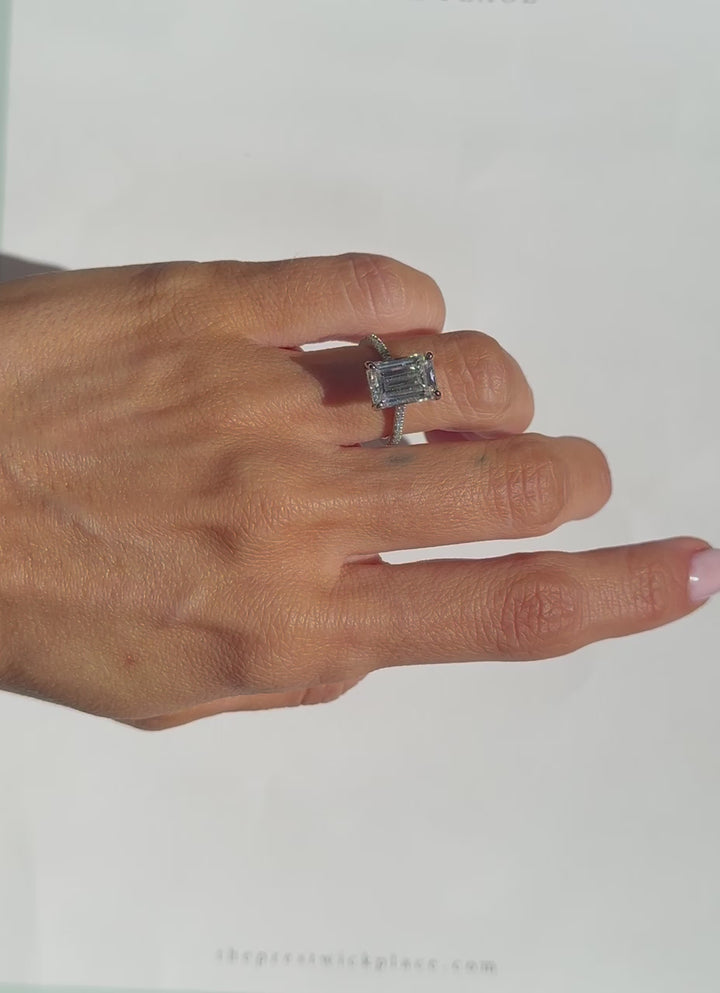 Elongated Emerald 4.0ct