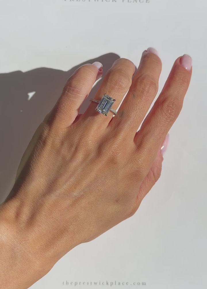 Elongated Emerald 4.0ct