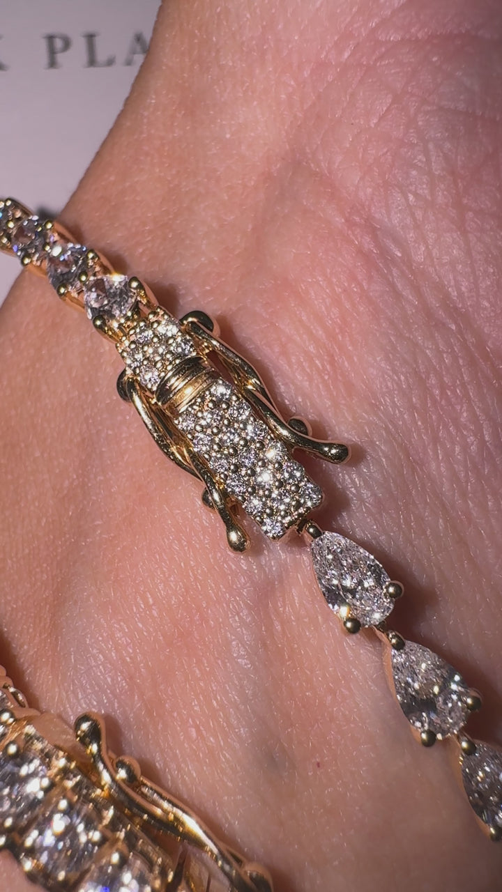 5.6ct Pear Lab Diamond Tennis Bracelet