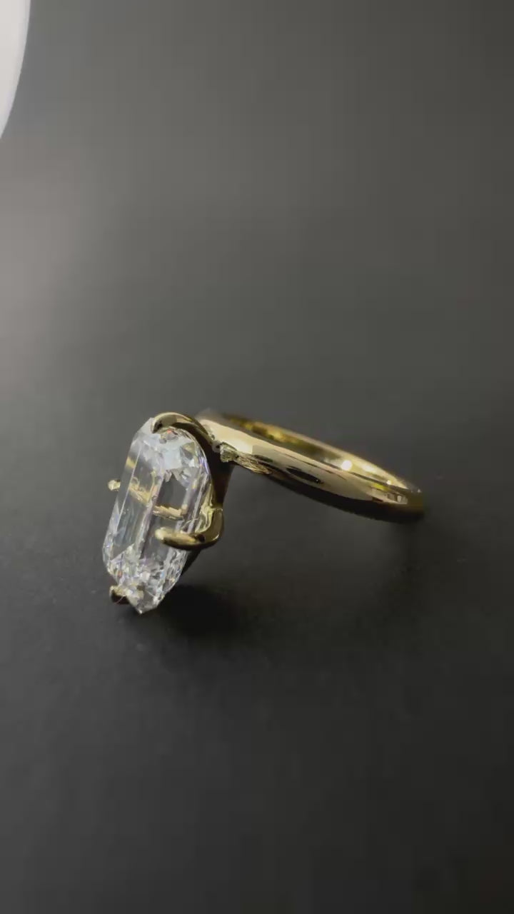 Augustus Solitaire 3.0ct - Emerald Cut Lab-Diamond