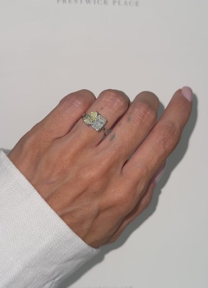 Canary Two-Stone 2.20ct - Sapphire Moissanite