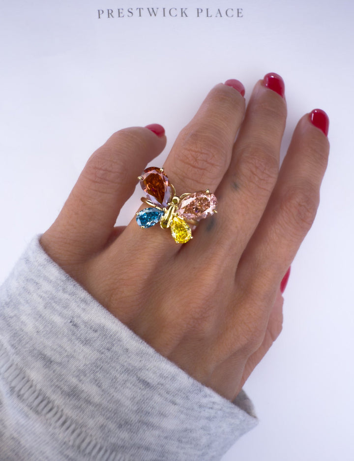 Brave Butterfly 5.6ct - Fancy Vidid Diamond