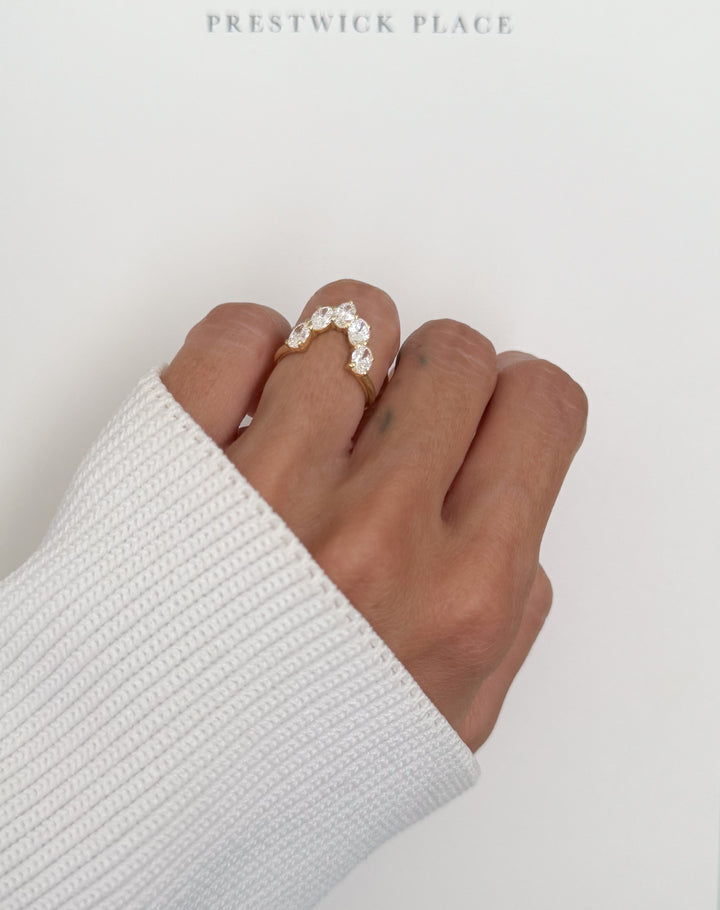 1.30ct Oval Lab-Diamond Crown Band