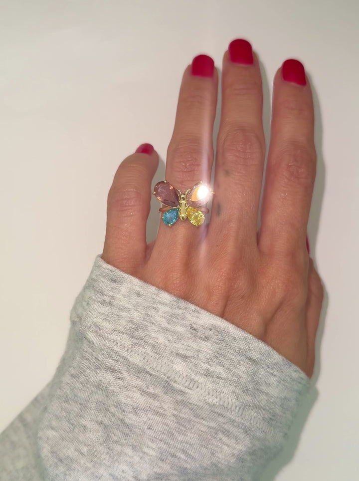 Brave Butterfly 5.6ct - Fancy Vidid Diamond