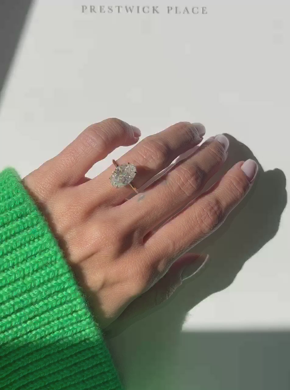 Skinny Crushed Ice Oval 4.40ct