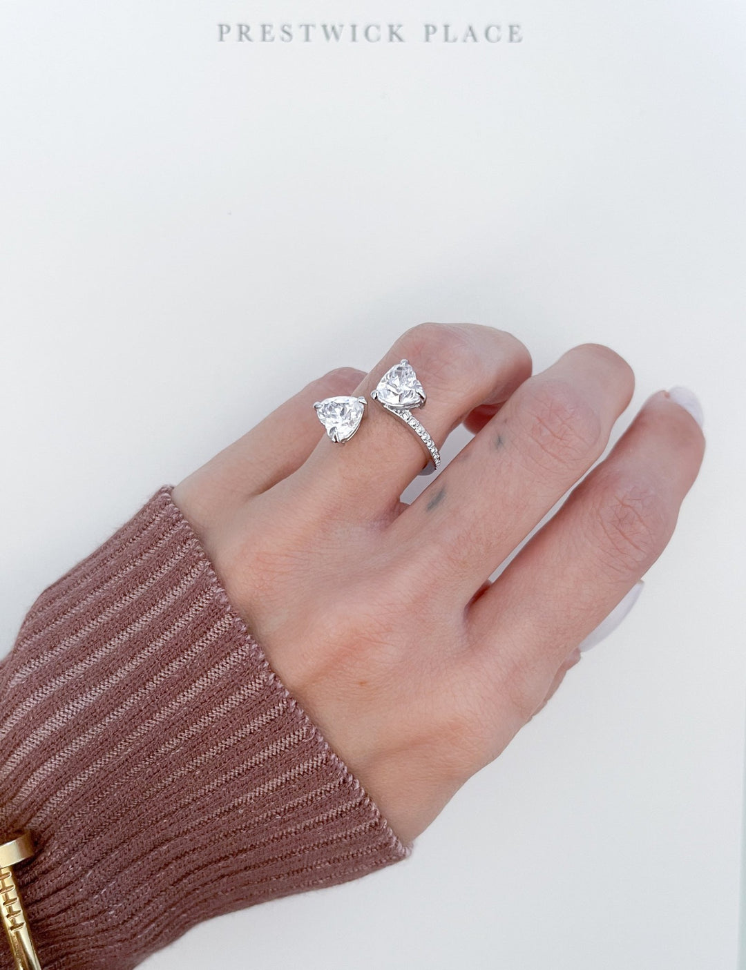 Lovestory Two-Stone Heart 2.0ct