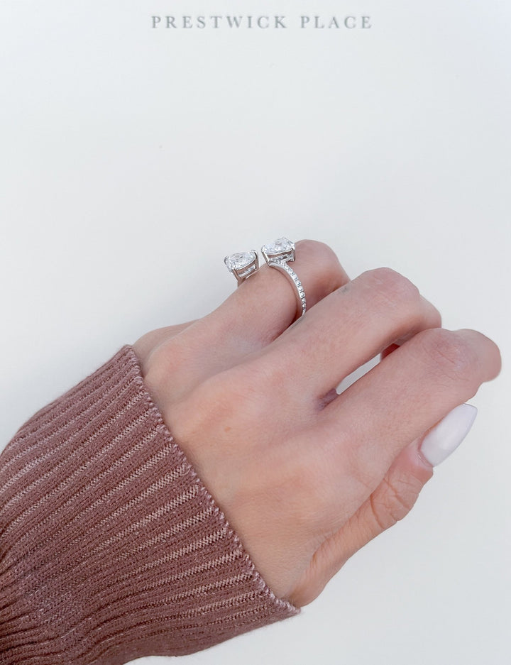 Lovestory Two-Stone Heart 2.0ct