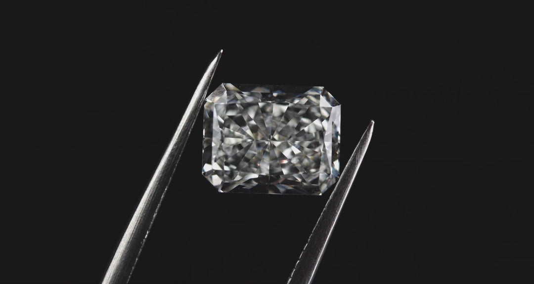 Radiant 2.5ct Lab-Grown Diamond- VS1